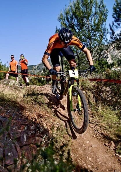 Deportistas de ciclismo, fuerza y CrossFit